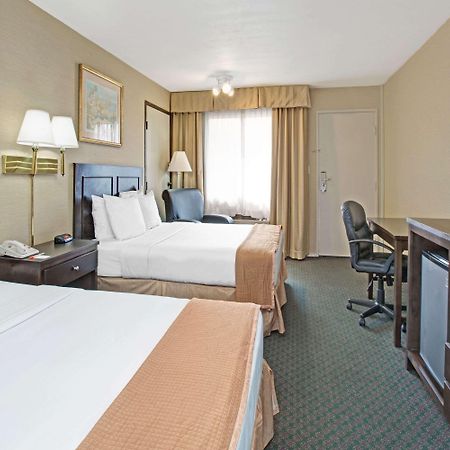 Howard Johnson By Wyndham Torrance Exteriér fotografie