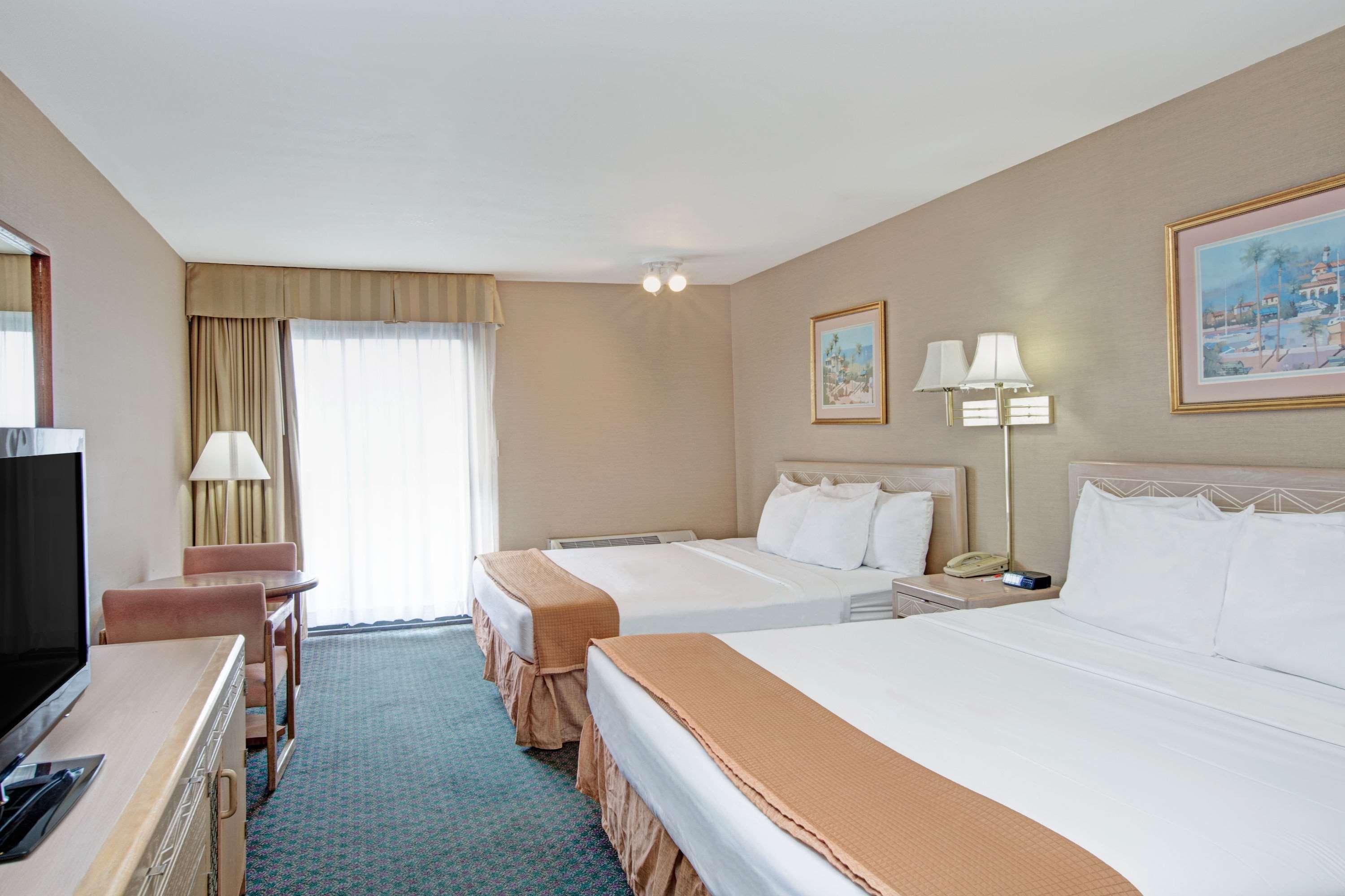 Howard Johnson By Wyndham Torrance Exteriér fotografie